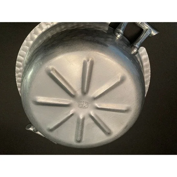 Vintage Everlast Aluminum "Bali Bamboo" 1948-1959 Casserole w/ Pyrex Insert MCM - Picture 8 of 15